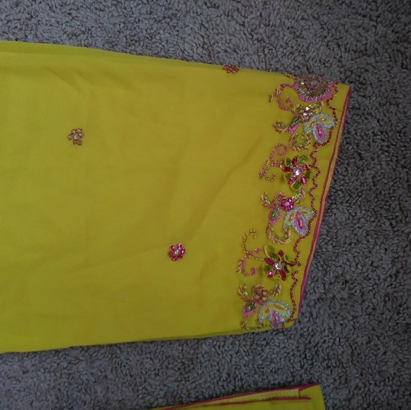 3 piecs indain suite embroidery work on. - Picture 6 of 8